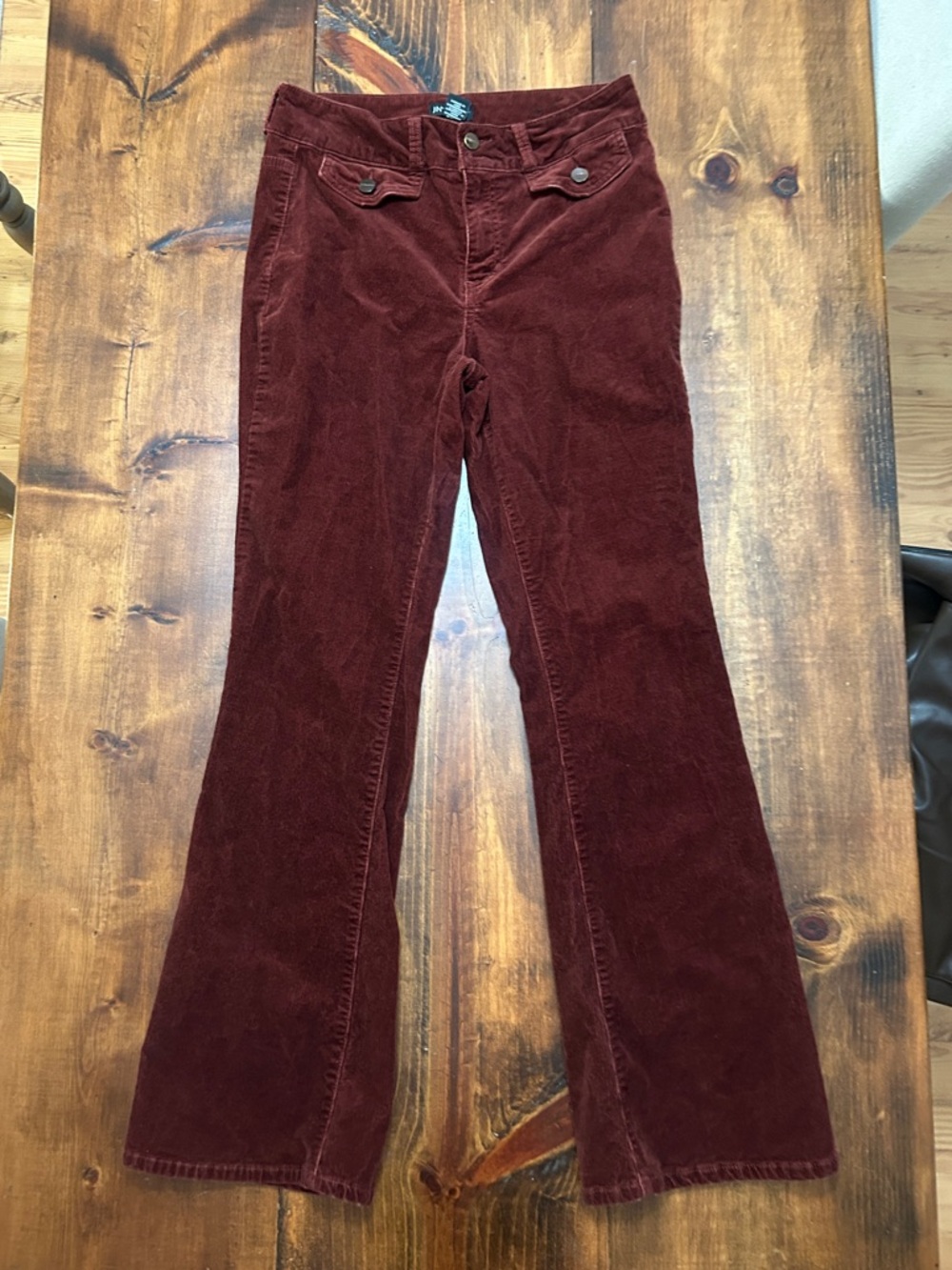 Jones New York Burgundy Maroon Corduroy flare pants Size 8